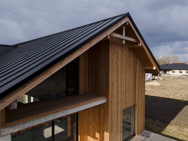 Guide complet : choisir un saturateur pour bardage en bois